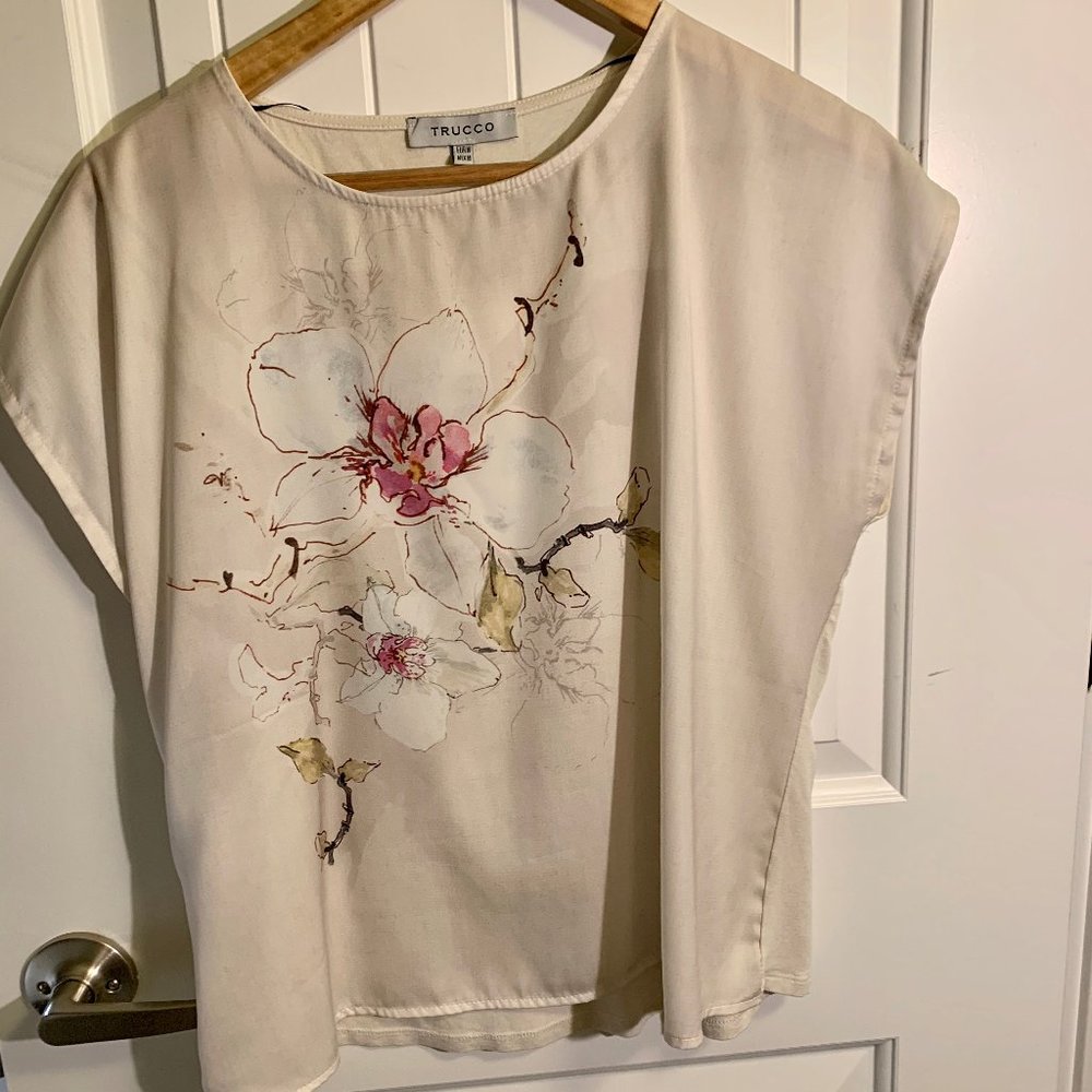 Blouse with a Flower Stamp, Trucco M